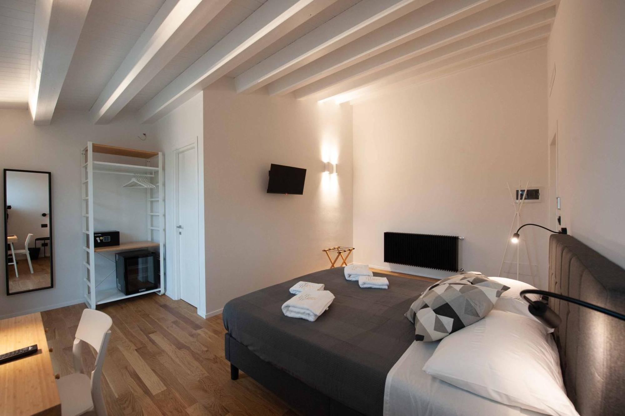 Palazzo Al Carmine Hotel Монреале Стая снимка